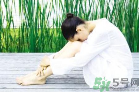 月經(jīng)有血塊是怎么回事？月經(jīng)有血塊怎么調(diào)理？