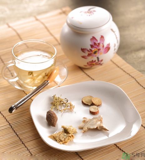 月經(jīng)有血塊是怎么回事？月經(jīng)有血塊怎么調(diào)理？