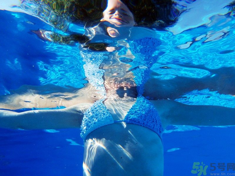 游泳前吃飯還是游泳后吃？游泳前吃飯好還是不好？