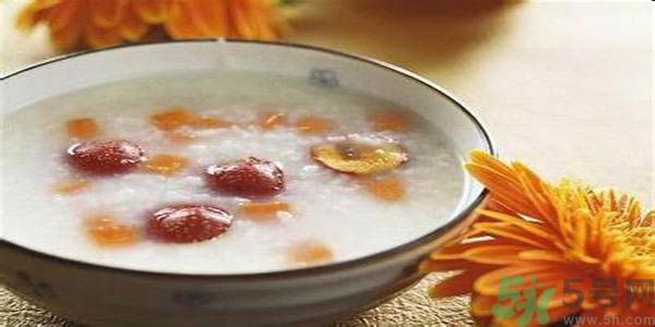 睡覺多夢(mèng)是什么原因？睡覺多夢(mèng)怎么調(diào)理？