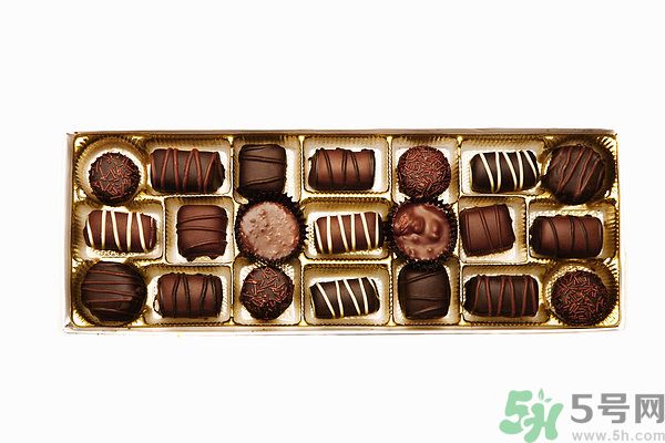 游泳前吃巧克力好嗎？游泳前吃什么好？