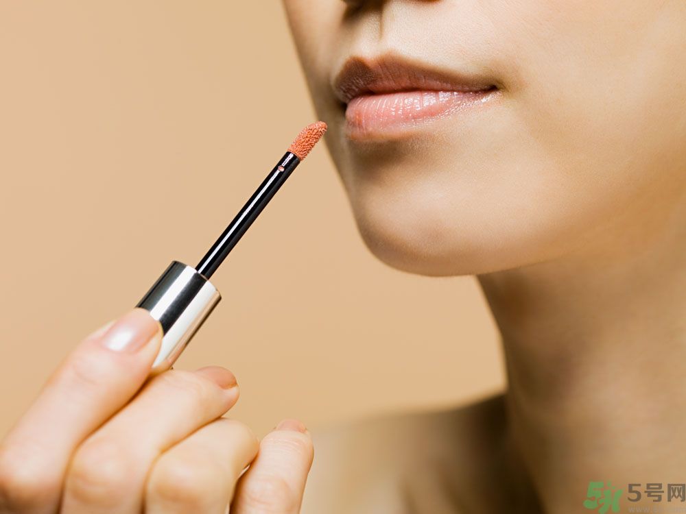 怎樣化妝不傷皮膚？化妝對皮膚有傷害嗎？