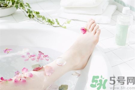 經(jīng)期可以洗澡嗎？經(jīng)期可以洗頭嗎？