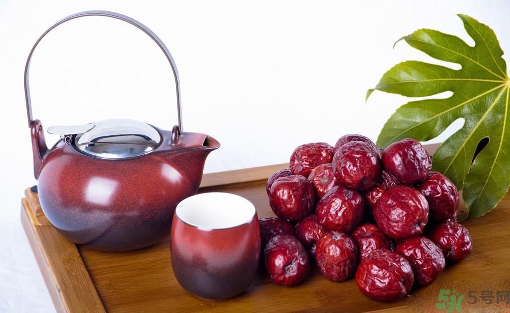 貧血吃什么補(bǔ)血？貧血吃阿膠好嗎？