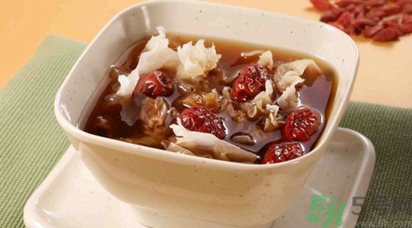 貧血吃什么補(bǔ)血？貧血吃阿膠好嗎？