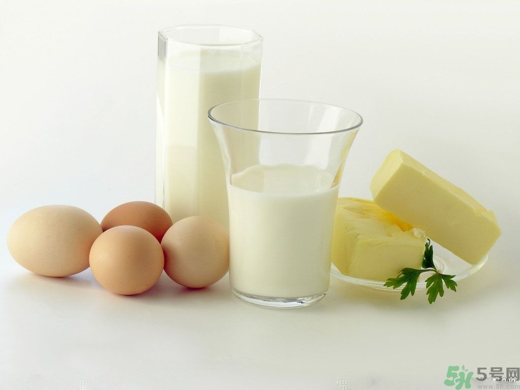 雞蛋能和牛奶一起吃嗎？雞蛋不能和什么一起吃？