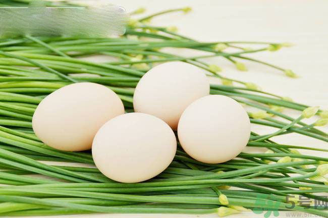 雞蛋能和牛奶一起吃嗎？雞蛋不能和什么一起吃？