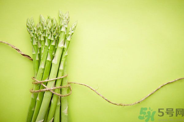 蘆筍開花了還可以吃嗎？蘆筍尾部開花能吃嗎？