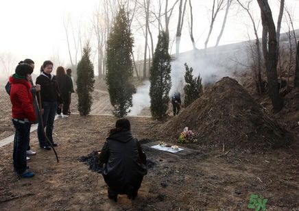 清明節(jié)掃墓的禁忌有哪些？清明節(jié)掃墓的由來？