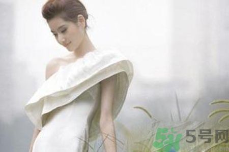 月經(jīng)顏色發(fā)黑是怎么回事？月經(jīng)顏色發(fā)黑怎么辦？