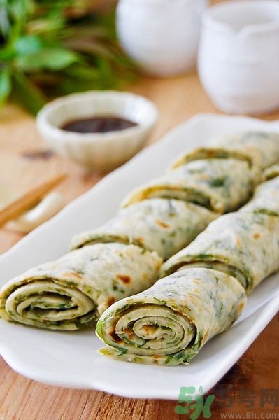 香椿雞蛋餅怎么做？香椿煎蛋餅做才能好吃？