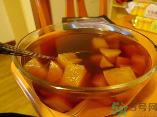 蘋果煮熟了還有營養(yǎng)嗎？蘋果煮熟吃有什么好處？