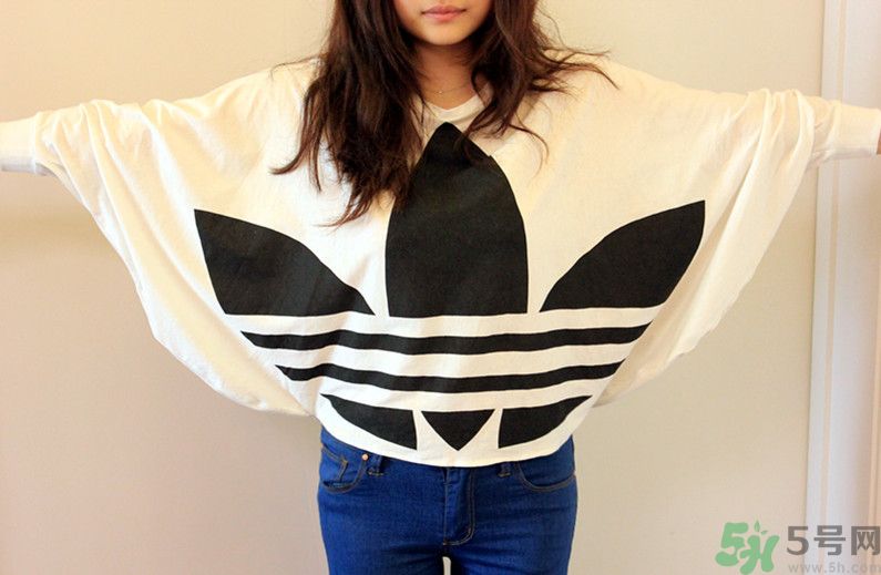 長(zhǎng)得胖女生怎么穿衣服顯瘦？胖女孩穿什么褲子好？