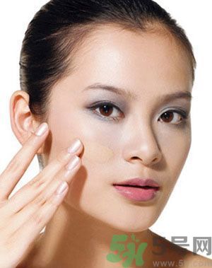 為什么會(huì)長(zhǎng)痘痘？痘痘有哪幾種類型的？