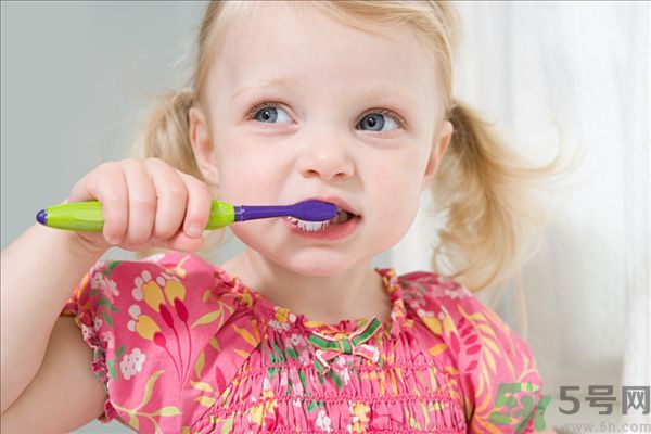 牙齦出血怎么刷牙？牙齦出血選什么牙膏最好？