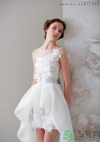 背上為什么會長痘痘？長痘痘怎么辦？