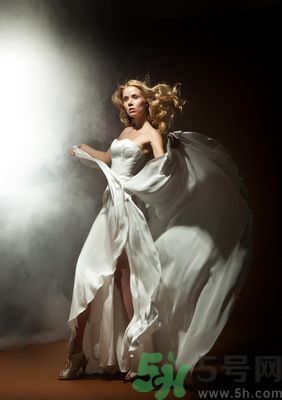 女生為什么看起來比男生高？女生的平均身高是多少？