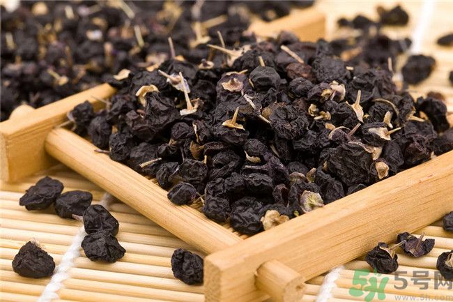 黑枸杞有什么功效？黑枸杞的好處有哪些？