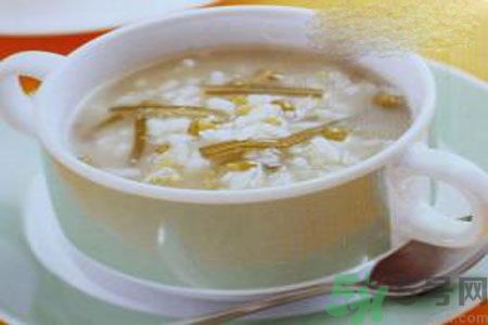 皮膚過敏怎么辦？皮膚過敏吃什么？