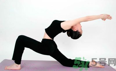 哪些瑜伽動作可以瘦腰？瘦腰的瑜伽動作有哪些？