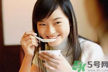 胃潰瘍吃什么食物好？調理胃潰瘍的方法有哪些？