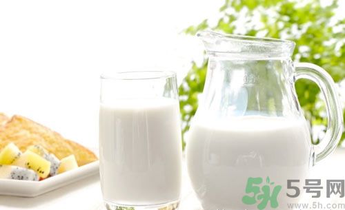 胃潰瘍可以喝牛奶嗎？胃潰瘍喝牛奶好嗎？