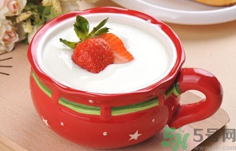 胃潰瘍可以喝酸奶嗎？胃潰瘍喝酸奶好嗎？