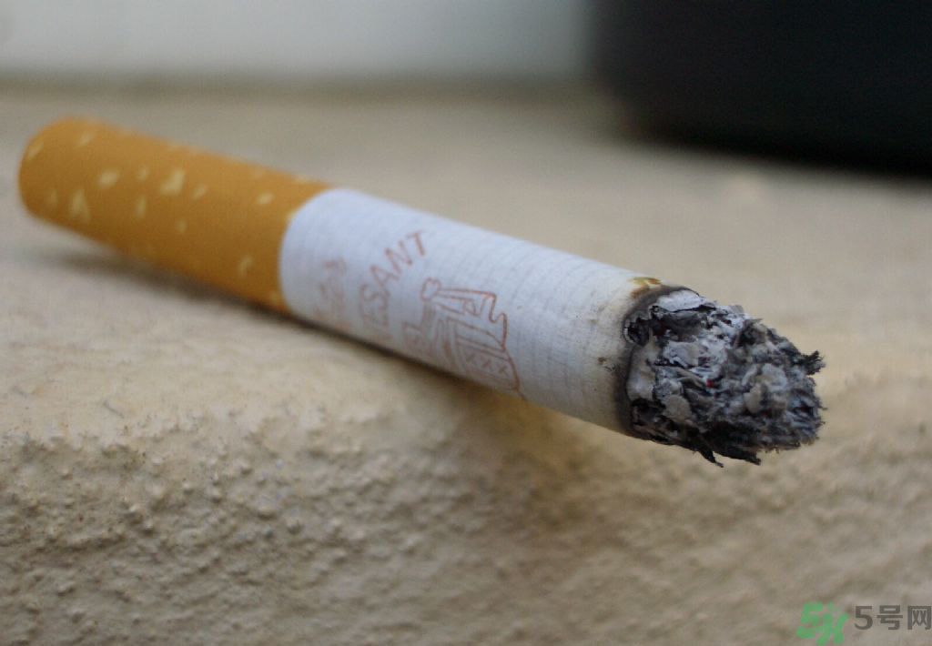 胃潰瘍可以抽煙嗎？胃潰瘍抽煙好嗎？