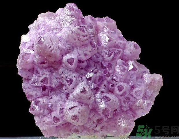 三生石是真的嗎？三生石能保佑姻緣嗎？