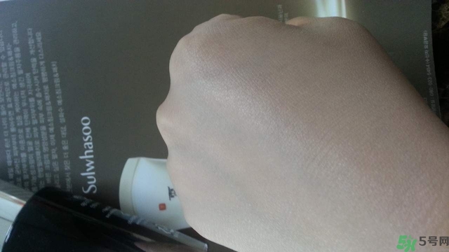 雪花秀氣墊13號白嗎？雪花秀氣墊13號21號哪個白？