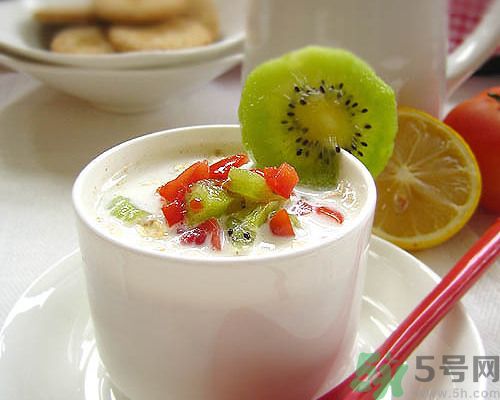 牛奶能和獼猴桃一起吃嗎？牛奶不能和什么一起吃？