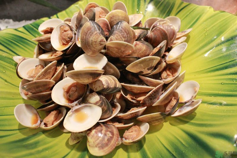 蛤蜊放冰箱還能吃嗎？蛤蜊凍死的能吃嗎？