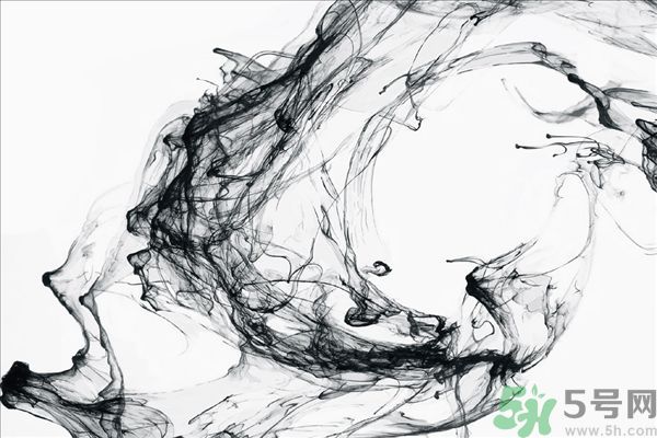 往同學(xué)保溫杯中倒墨汁 誤食墨水怎么辦？