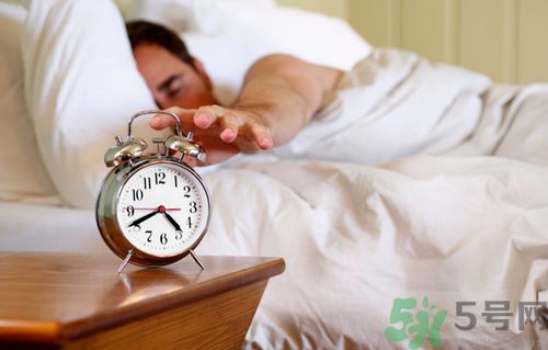 女生早上戀床好不好？早上可以戀床嗎？