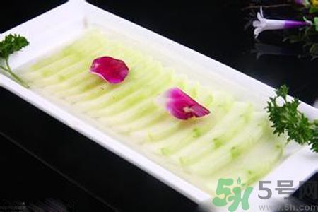 冬瓜可以去眼袋嗎？冬瓜怎么去眼袋？