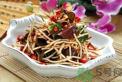 魚腥草可以燉雞湯嗎？魚腥草燉雞湯好不好？