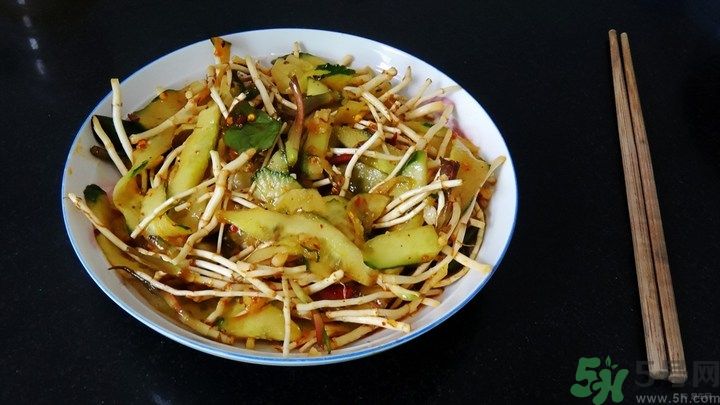 黃瓜可以和魚(yú)腥草涼拌一起吃嗎？黃瓜涼拌魚(yú)腥草好吃嗎？