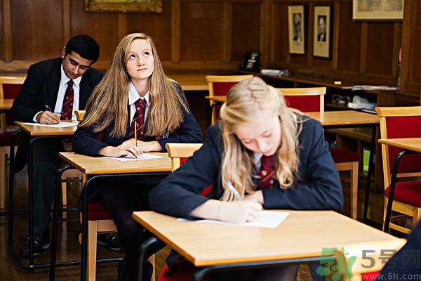 高中生上課容易走神怎么辦？高中生上課如何提高注意力？