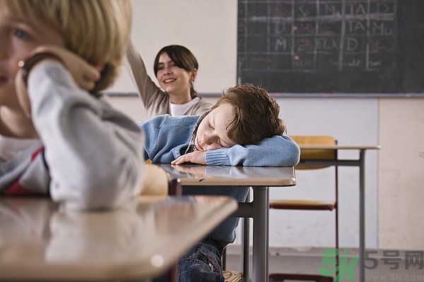 高中生上課容易走神怎么辦？高中生上課如何提高注意力？