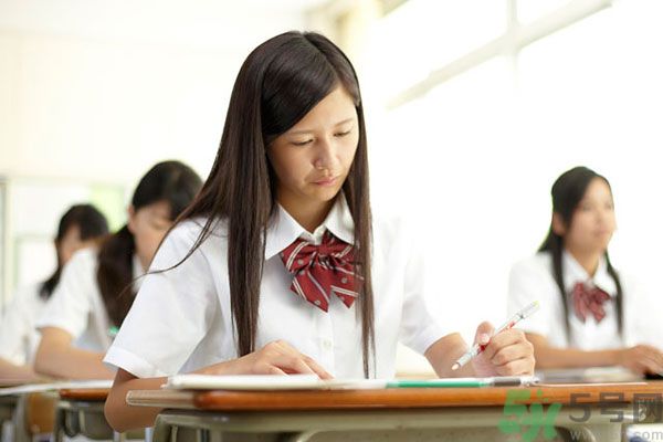 高中生上課容易走神怎么辦？高中生上課如何提高注意力？