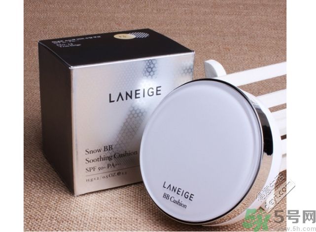 膚色偏黃用蘭芝氣墊bb霜幾號(hào)？蘭芝氣墊bb霜怎么樣？