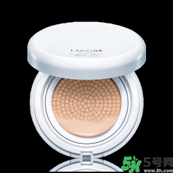 蘭芝氣墊bb13號(hào)跟21號(hào)哪個(gè)更白？蘭芝氣墊bb色差大嗎？