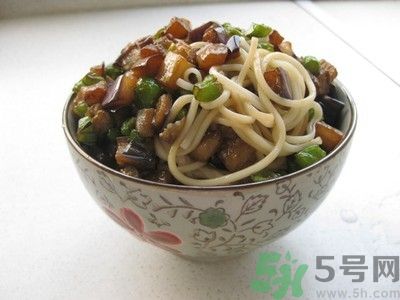 茄子肉丁打鹵面怎么做？茄子肉丁打鹵面好吃嗎？