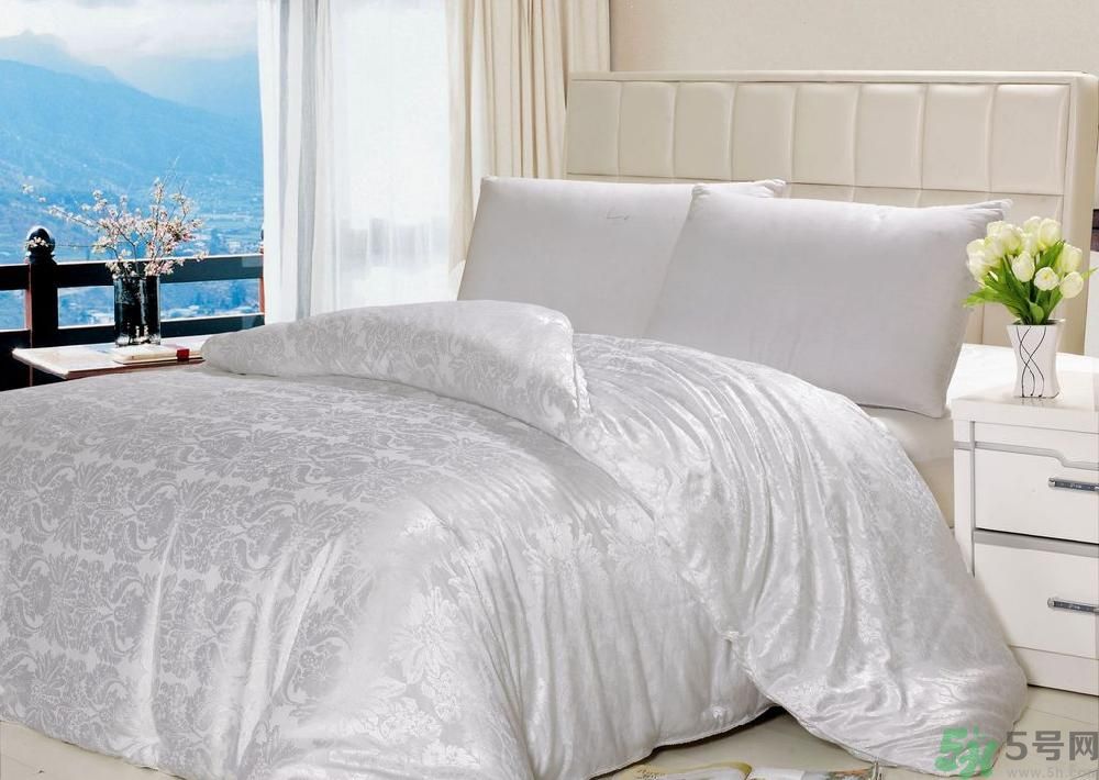 蠶絲被怎么洗滌保養(yǎng)？蠶絲被能曬嗎？