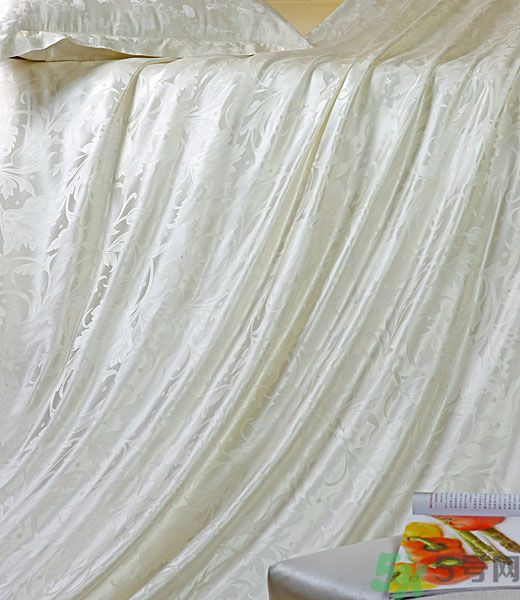 蠶絲被怎么洗滌保養(yǎng)？蠶絲被能曬嗎？