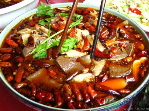 知名餐廳毛血旺里吃出煙頭  餐廳的地址在哪？