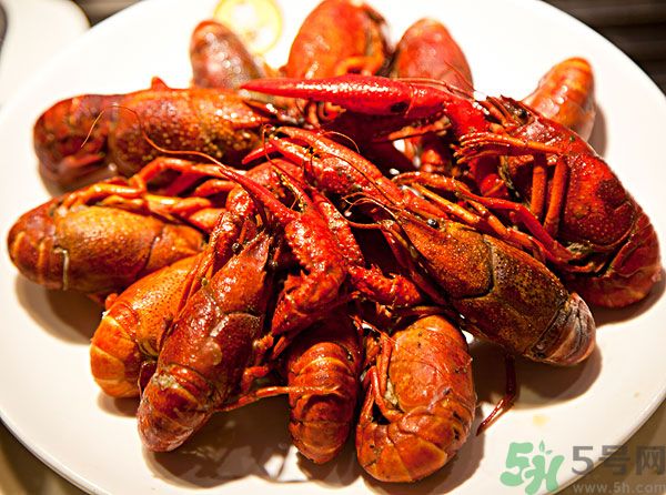 油燜大蝦蝦皮能吃嗎？油燜大蝦能全部吃掉嗎？