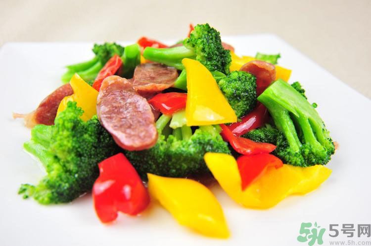 西藍(lán)花炒臘腸怎么做？西藍(lán)花炒臘腸好吃嗎？