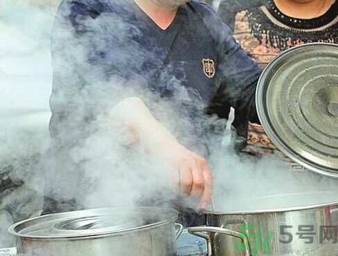 住窩棚夫婦倆十多年堅守女兒失蹤路口 如何預(yù)防孩子走失？