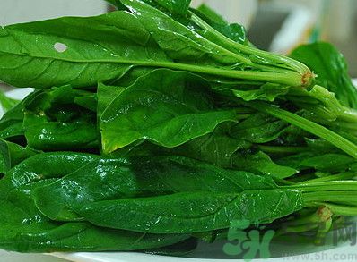 菠菜和豆腐能一起吃嗎？菠菜和豆腐一起吃會(huì)得腎結(jié)石嗎？